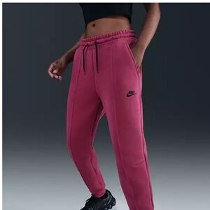 Nike Tech Fleece Mid-Rise Joggers